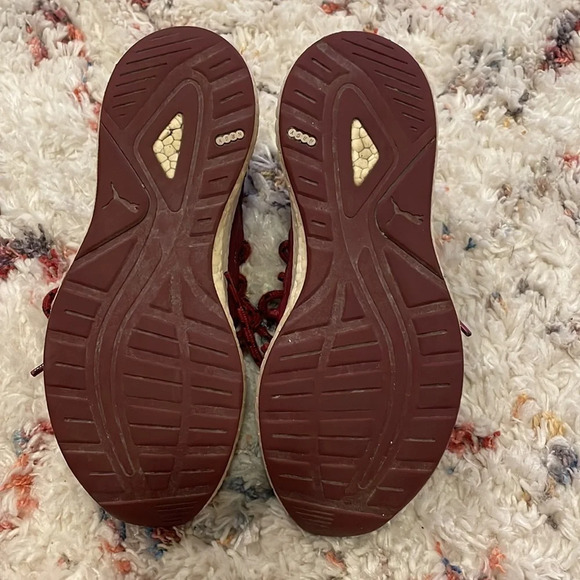 Red Puma Sneakers - Picture 4 of 5